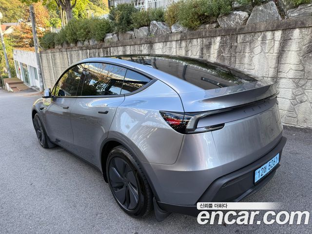 Tesla Model Y Long Range AWD 2025 — фото 6