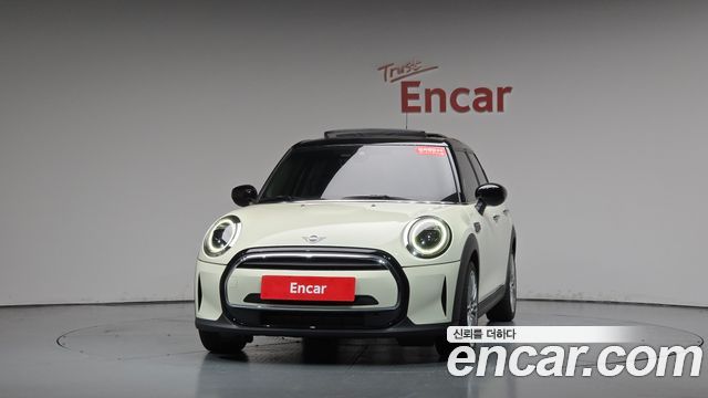MINI Cooper 5-Door Classic Plus 3rd 2022 — фото 3