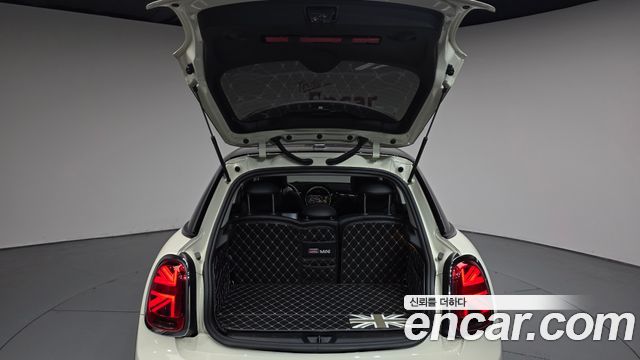 MINI Cooper 5-Door Classic Plus 3rd 2022 — фото 24