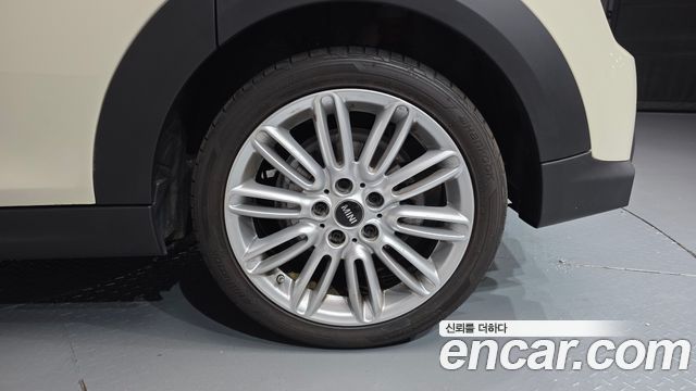 MINI Cooper 5-Door Classic Plus 3rd 2022 — фото 27