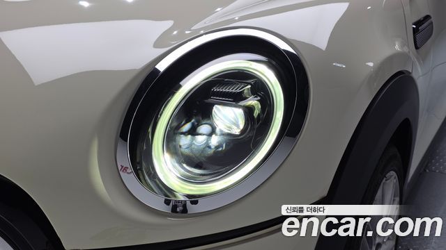 MINI Cooper 5-Door Classic Plus 3rd 2022 — фото 28