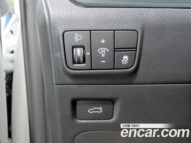 Kia K5 (III) 2.0 LPi Noblesse 2025 — фото 19