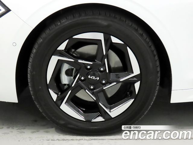 Kia K5 (III) 2.0 LPi Noblesse 2025 — фото 24