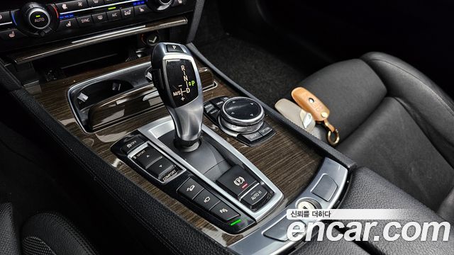 BMW 7 Series (F01) 730d xDrive 2014 — фото 9