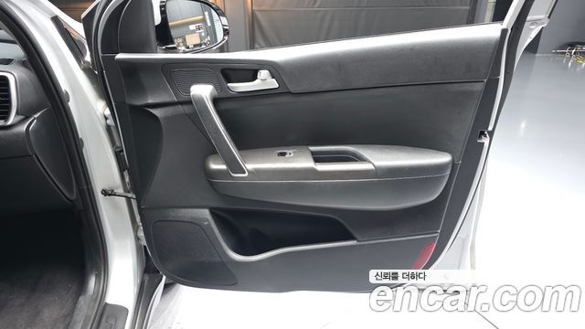 Kia Sportage The Bold Diesel 2.0 2WD Prestige 2019 — фото 24
