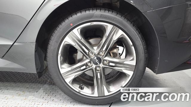 Kia K5 (III) 2.0 Prestige 2022 — фото 21