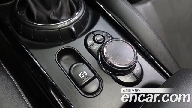 MINI Cooper D Clubman High 2nd 2016 — фото 18