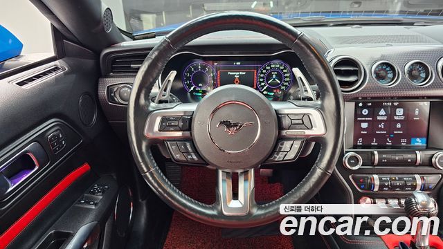 Ford Mustang Coupe 2019 — фото 13