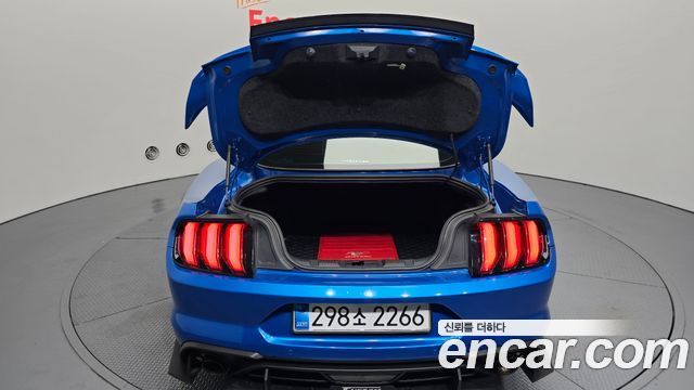 Ford Mustang Coupe 2019 — фото 20
