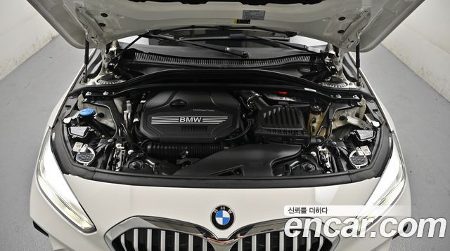 BMW 1 Series (F40) 120i M Sports 2024 — фото 6