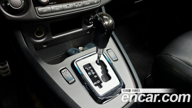 KG Mobility (SsangYong) Korando Turismo 4WD RX 9-seater 2017 — фото 9