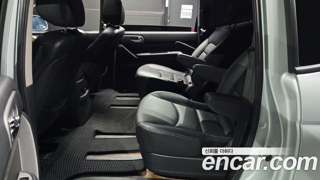 KG Mobility (SsangYong) Korando Turismo 4WD RX 9-seater 2017 — фото 11