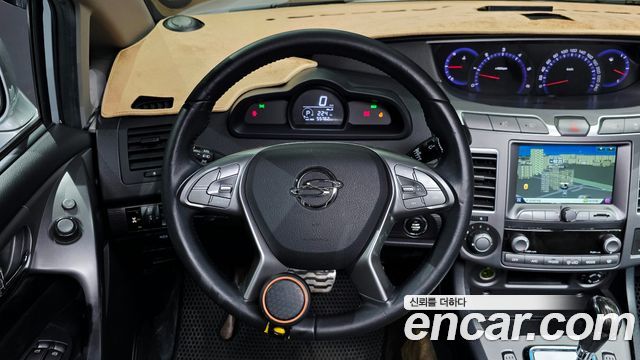 KG Mobility (SsangYong) Korando Turismo 4WD RX 9-seater 2017 — фото 13