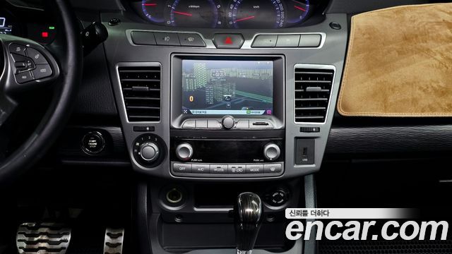 KG Mobility (SsangYong) Korando Turismo 4WD RX 9-seater 2017 — фото 14