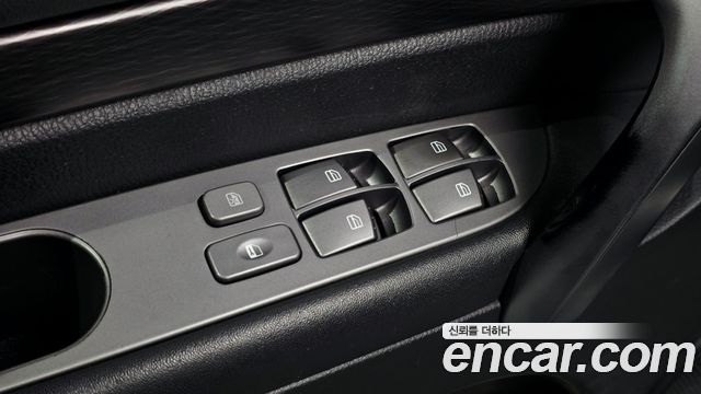 KG Mobility (SsangYong) Korando Turismo 4WD RX 9-seater 2017 — фото 15