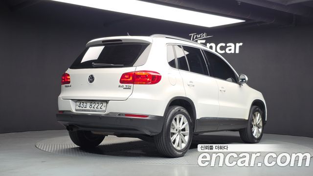 Volkswagen Tiguan 2.0 TDI Comfort 5N 2014 — фото 2