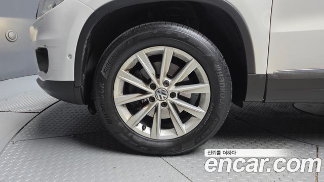 Volkswagen Tiguan 2.0 TDI Comfort 5N 2014 — фото 5