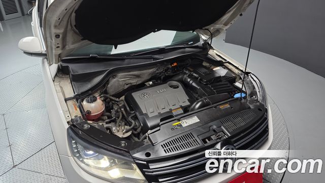 Volkswagen Tiguan 2.0 TDI Comfort 5N 2014 — фото 6