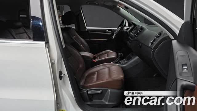 Volkswagen Tiguan 2.0 TDI Comfort 5N 2014 — фото 11