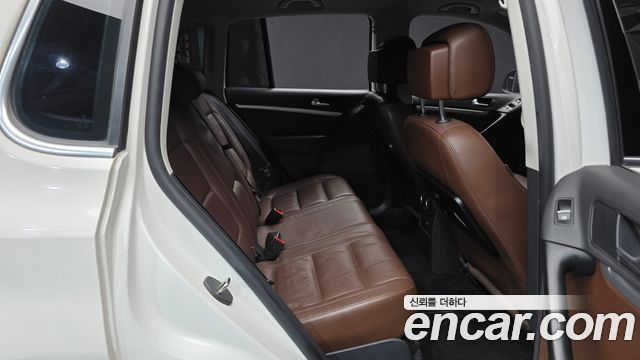 Volkswagen Tiguan 2.0 TDI Comfort 5N 2014 — фото 12