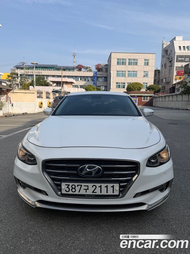 Hyundai Grandeur (IG) 3.0 LPi Modern (Rental Car)