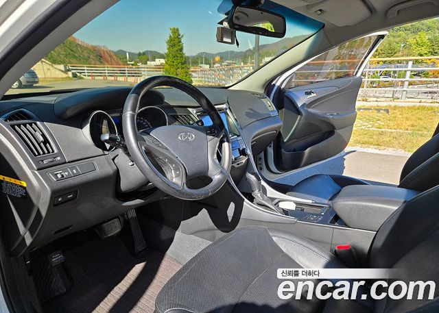 Hyundai Sonata Hybrid 2.0 Modern 2014 — фото 18
