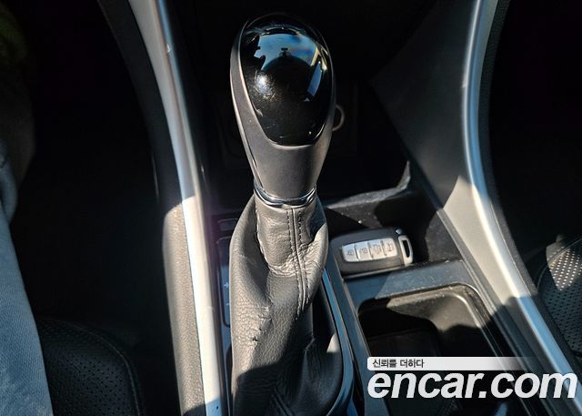 Hyundai Sonata Hybrid 2.0 Modern 2014 — фото 23