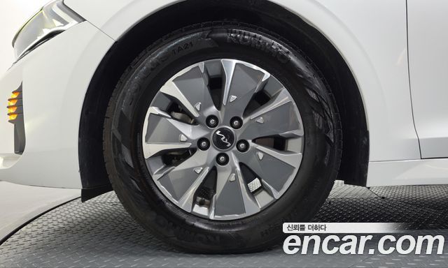 Kia K5 Hybrid (III) Trendy 2023 — фото 5