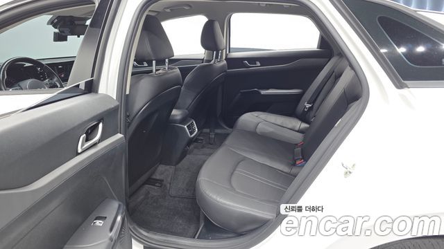 Kia K5 Hybrid (III) Trendy 2023 — фото 12