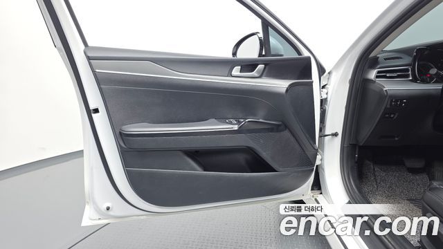 Kia K5 Hybrid (III) Trendy 2023 — фото 24