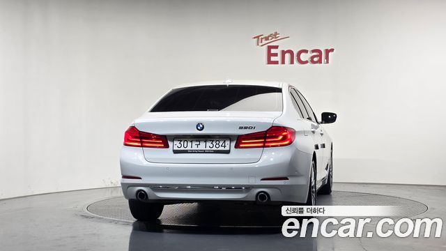 BMW 5 Series (G30) 520i Luxury 2020 — фото 4