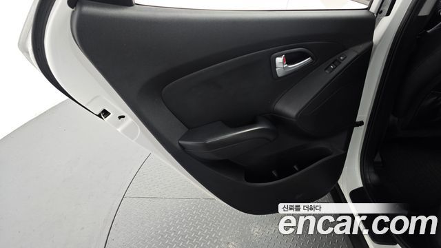 Hyundai Tucson ix Diesel(e-VGT) 2WD Modern 2015 — фото 25