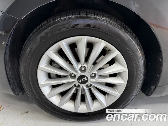 Kia K7 3.0 LPI Luxury (Rental Car) 2017 — фото 5