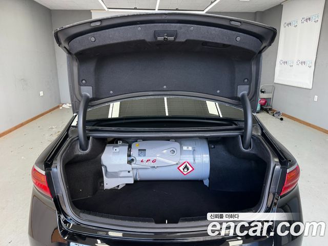 Kia K7 3.0 LPI Luxury (Rental Car) 2017 — фото 24