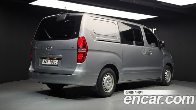 Hyundai Grand Starex 5-Seater VAN Smart 2017 — фото 2
