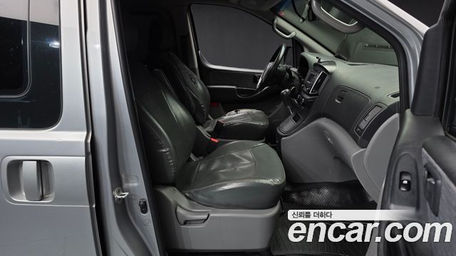 Hyundai Grand Starex 5-Seater VAN Smart 2017 — фото 11