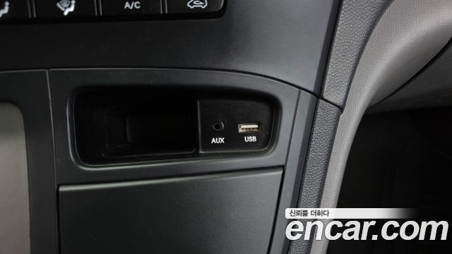 Hyundai Grand Starex 5-Seater VAN Smart 2017 — фото 19