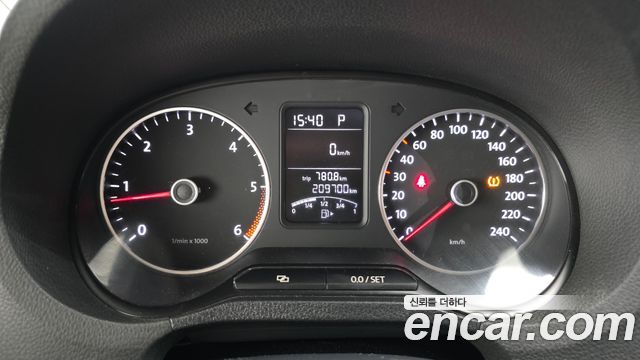 Volkswagen Polo 1.6 TDI R-Line 5th 2013 — фото 8
