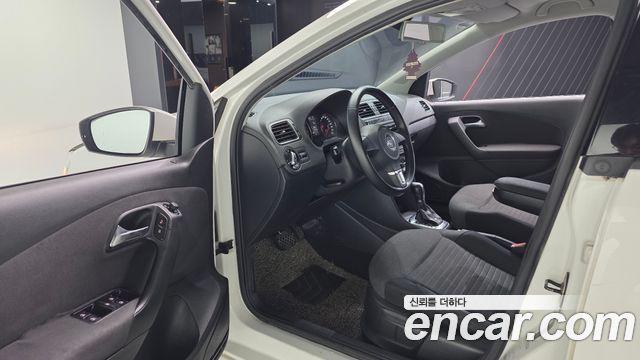 Volkswagen Polo 1.6 TDI R-Line 5th 2013 — фото 10