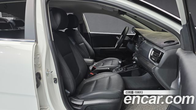 Kia Stonic 1.4 Prestige 2018 — фото 11