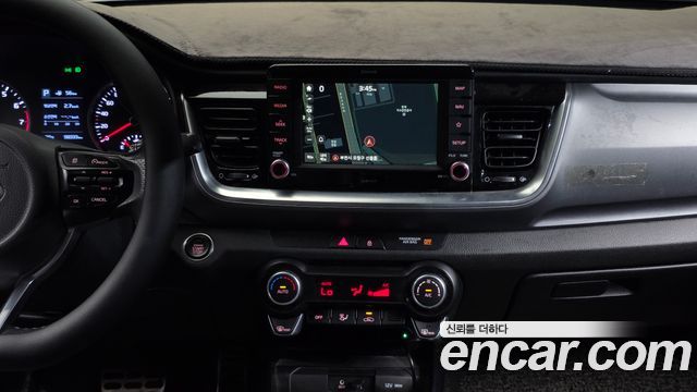 Kia Stonic 1.4 Prestige 2018 — фото 14