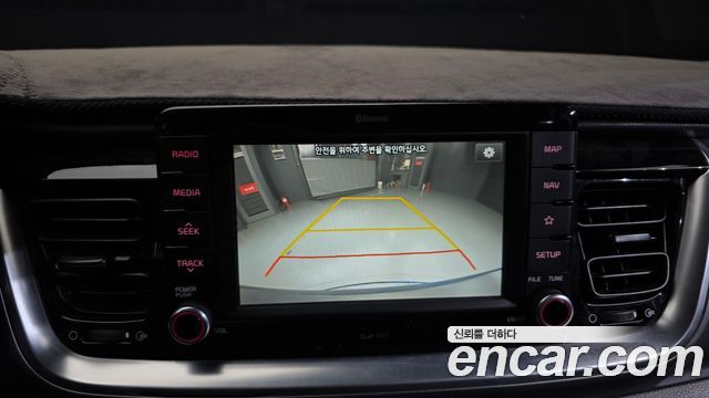 Kia Stonic 1.4 Prestige 2018 — фото 15