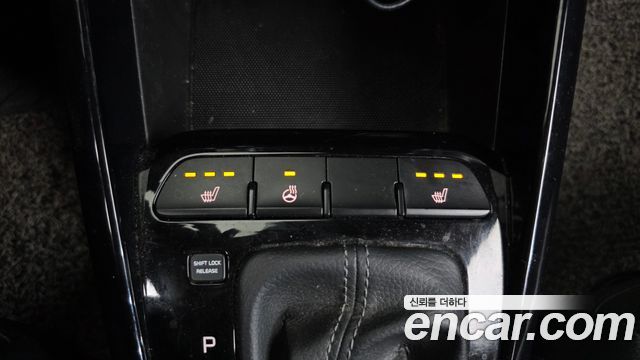 Kia Stonic 1.4 Prestige 2018 — фото 17
