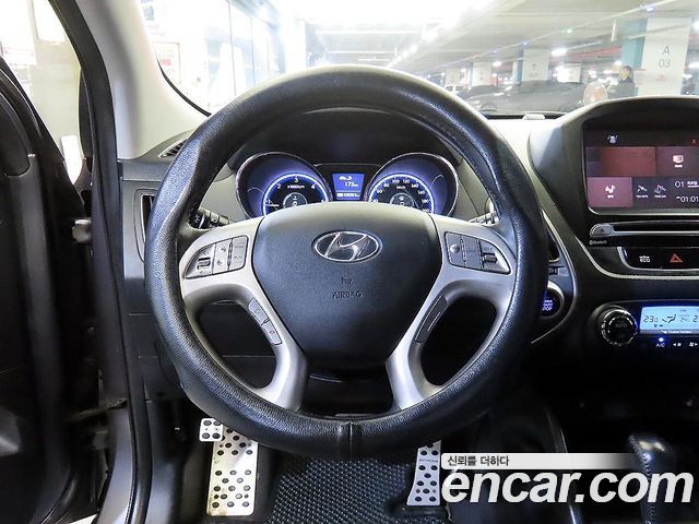 Hyundai Tucson ix Diesel 2WD LX20 Modern 2013 — фото 8