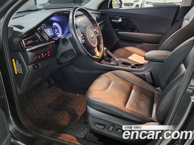 Kia Niro 1.6 HEV Prestige 2020 — фото 15