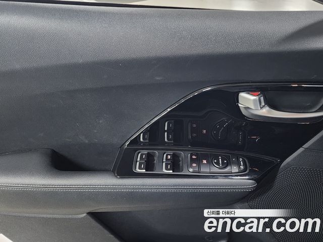 Kia Niro 1.6 HEV Prestige 2020 — фото 17