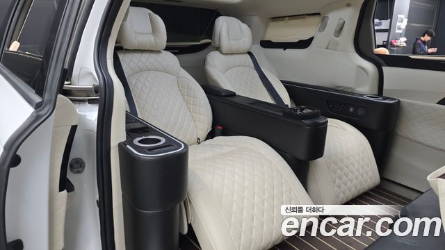 Kia Carnival (IV) Gasoline 9-seater Limousine(Special vehicle) 2023 — фото 11