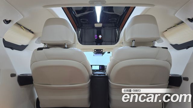Kia Carnival (IV) Gasoline 9-seater Limousine(Special vehicle) 2023 — фото 18