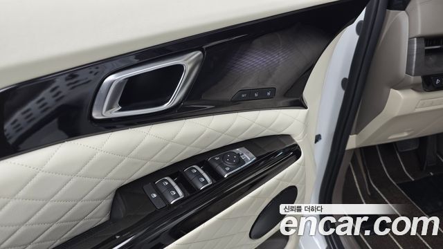 Kia Carnival (IV) Gasoline 9-seater Limousine(Special vehicle) 2023 — фото 30