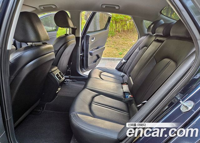 Kia K5 (II) 1.7 Diesel SX Luxury 2017 — фото 17